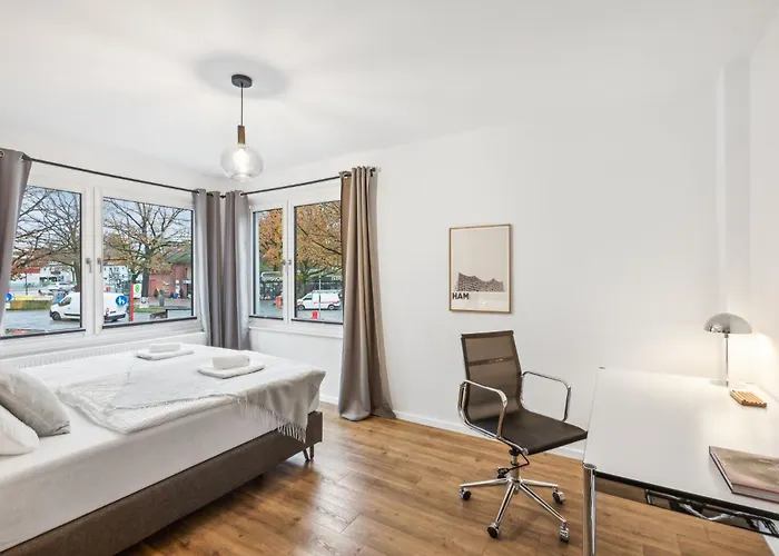 Kranich Mit 3 Zimmern, Infrastrukturlage Hh Langenhorn, Naehe Airport, Boxspringbetten Und Arbeitsplaetzen Mit Glasfaser Wlan * Hamburg