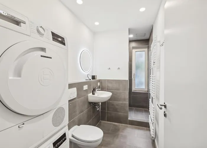 Apartament Kranich Mit 3 Zimmern, Infrastrukturlage Hh Langenhorn, Naehe Airport, Boxspringbetten Und Arbeitsplaetzen Mit Glasfaser Wlan