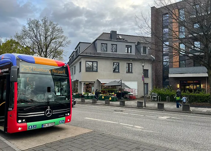 Kranich Mit 3 Zimmern, Infrastrukturlage Hh Langenhorn, Naehe Airport, Boxspringbetten Und Arbeitsplaetzen Mit Glasfaser Wlan Hamburg