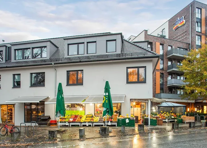 Apartament Kranich Mit 3 Zimmern, Infrastrukturlage Hh Langenhorn, Naehe Airport, Boxspringbetten Und Arbeitsplaetzen Mit Glasfaser Wlan